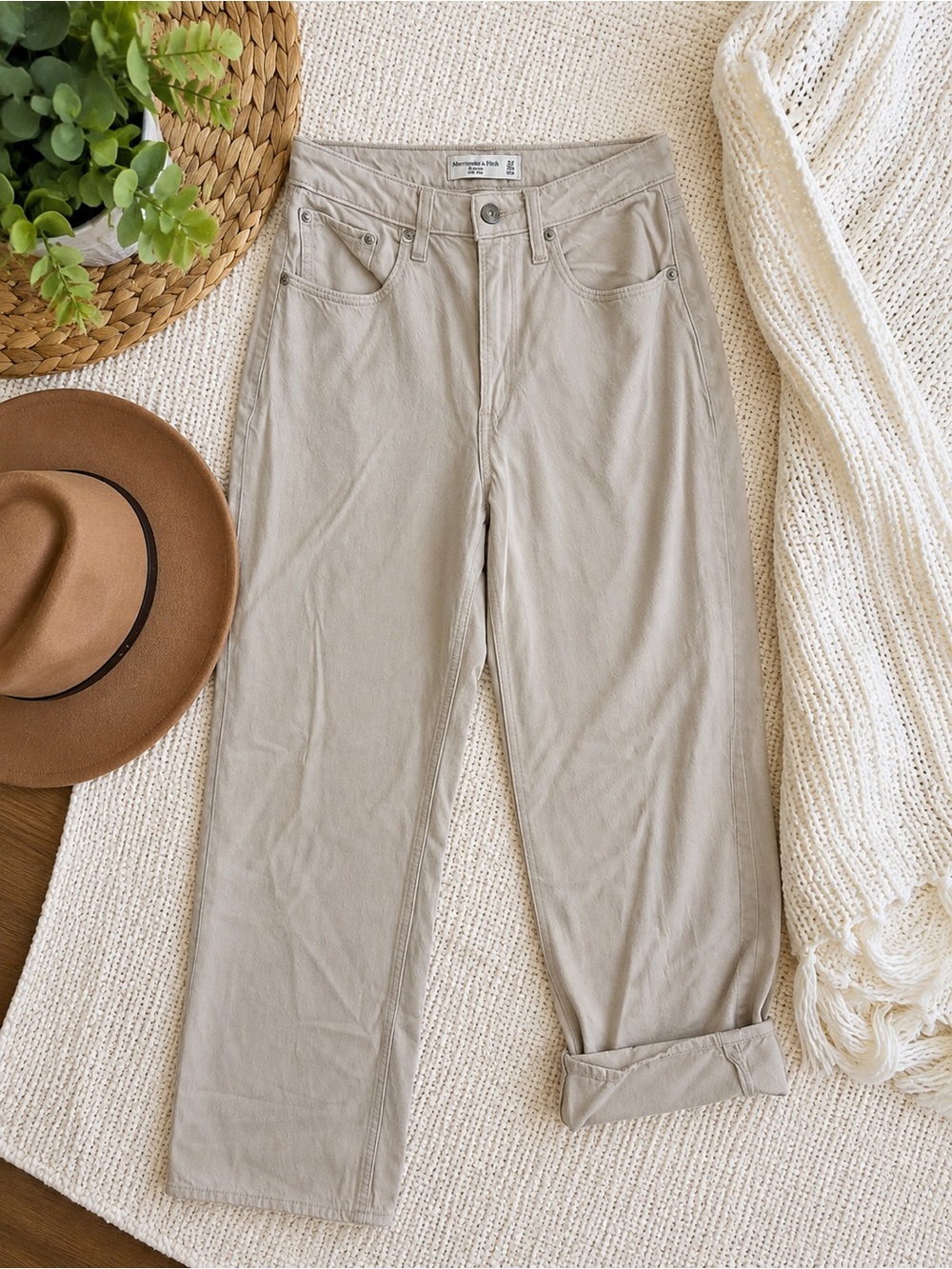 Abercrombie & Fitch Light Beige “The Loose” Baggy Jeans